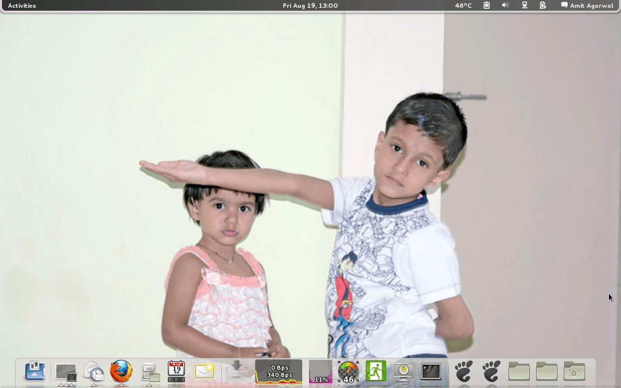 Screenshot of Gnome3 with awn